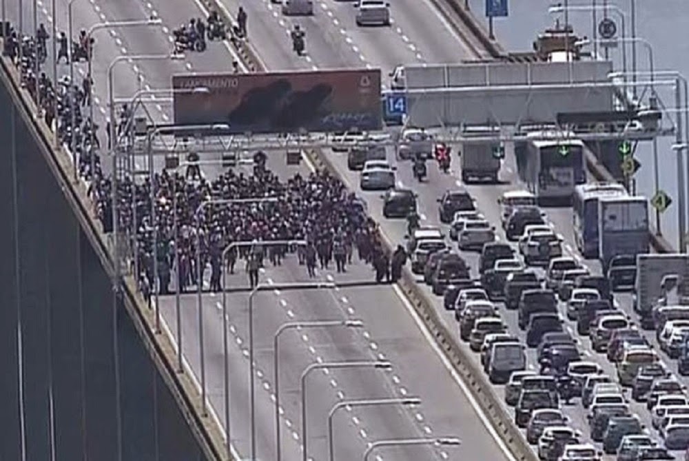 JORNAL O RESUMO: Ponte Rio-Niterói está ocupada por manifestantes