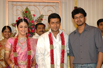 Movie Manchurya...: Surya and Jhothika Cute Family Photos: Rare