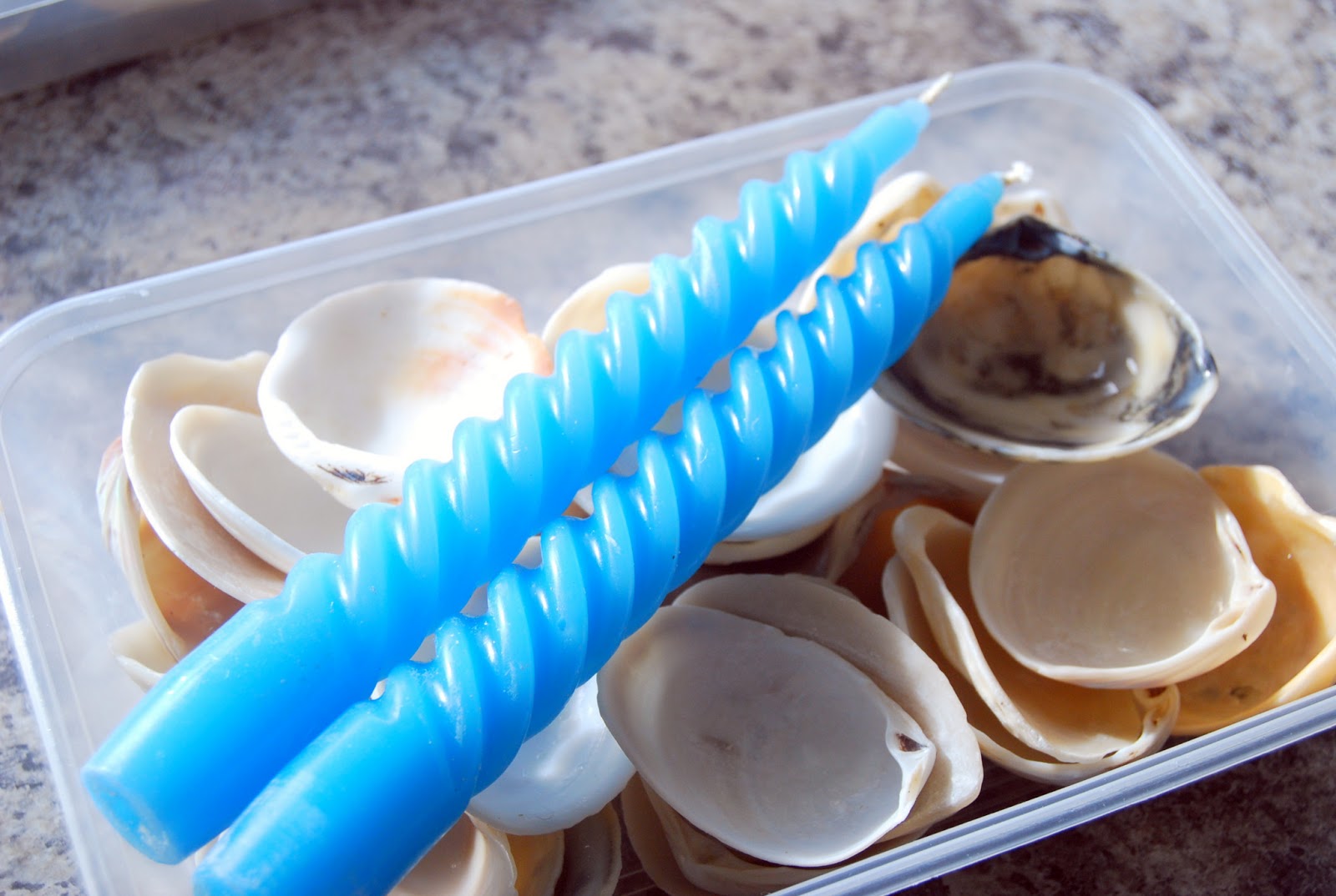 Ol Mother Hubbard She sees sea shells. DIY Shell Candles