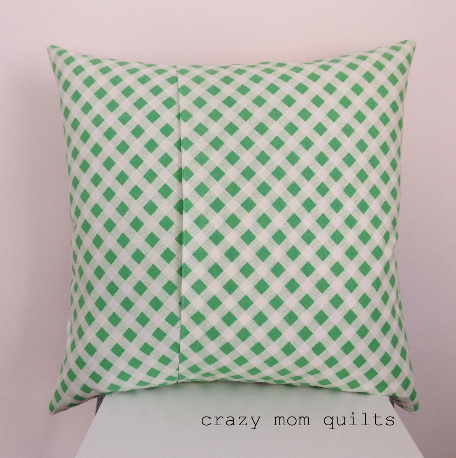crazy mom quilts how to make an envelope backed pillow