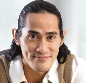 Biografi Ade Rai - Binaragawan Indonesia