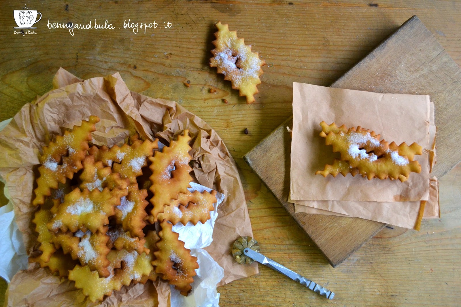 ricetta scazzotti o chiacchiere, dolci fritti tipici di carnevale/ italian carneval fried sweets recipe