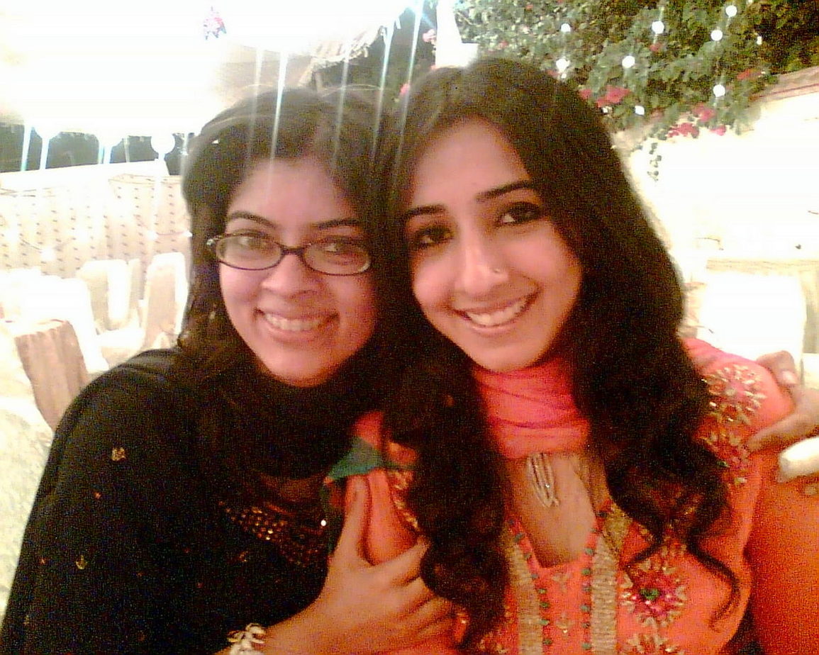 http://4.bp.blogspot.com/-HXGZN7EsEfE/TgOpnWb-V3I/AAAAAAAAAeg/U0qxMorrJPg/s1600/Pakistani%2BGirls%2BWallpapers-19.jpg