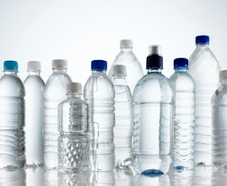 Cara Menghilangkan Bau Makanan di Wadah Plastik Cara Menghilangkan Bau Makanan di Wadah Plastik