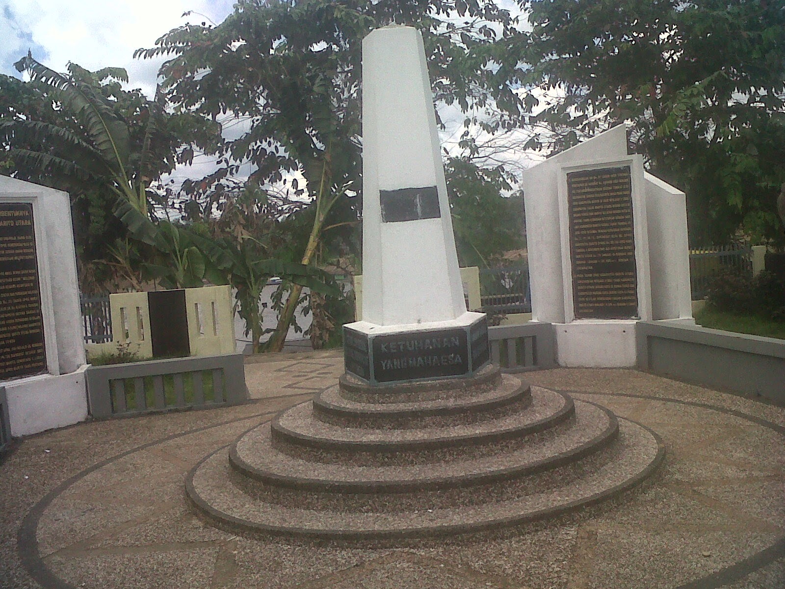 TUGU BERSEJARAH DI  MUARA TEWEH