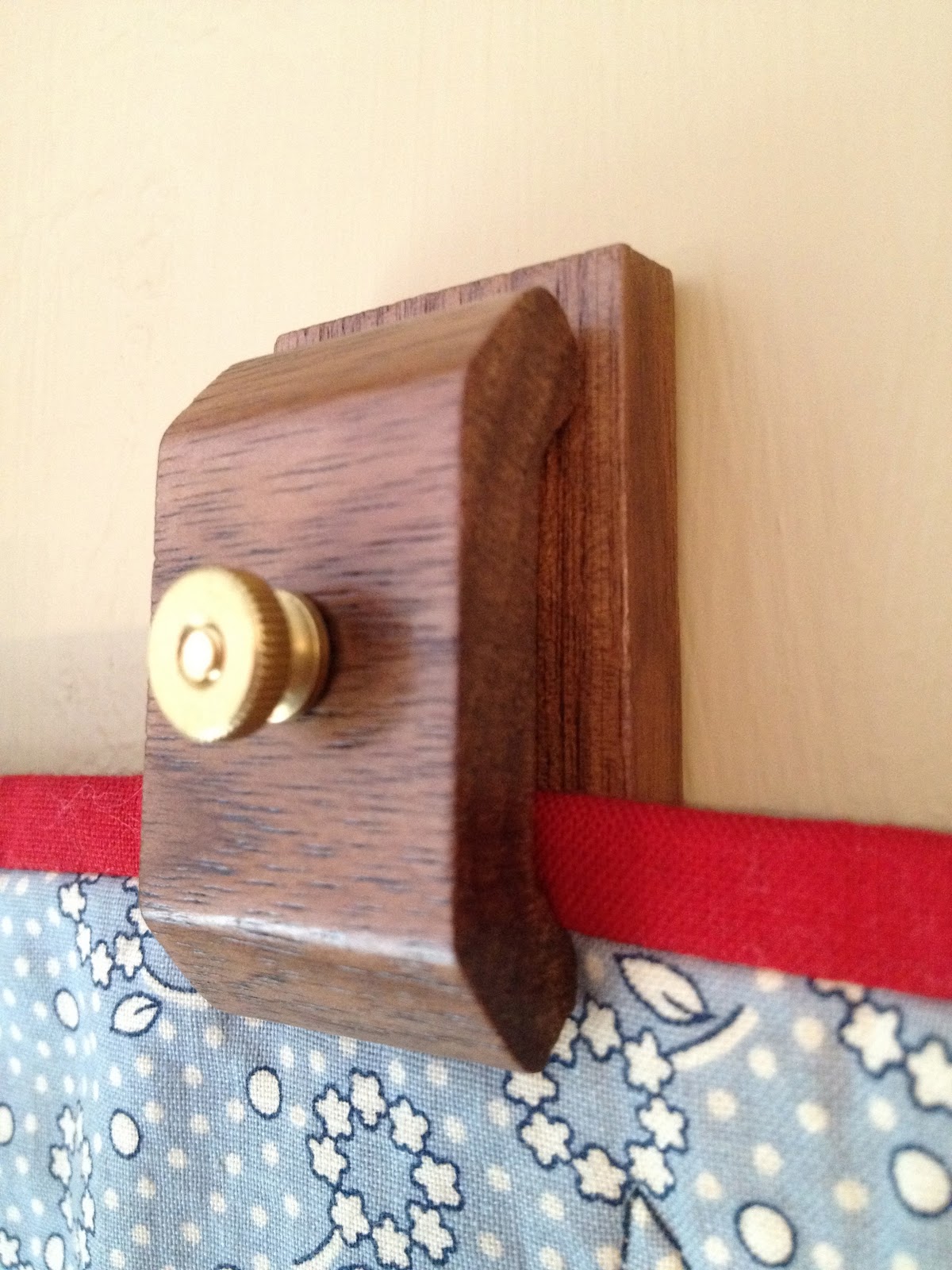 The Longarm Lady Quilt Hangers