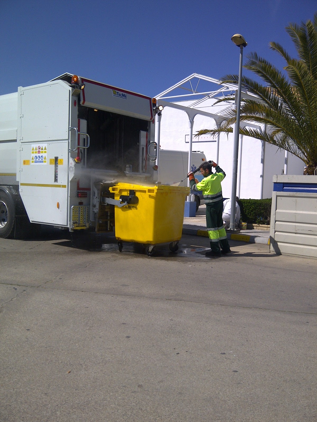 MAZAGÓN, SEGREGACIÓN ¡YA!: LIMPIEZA DE CONTENEDORES DE BASURA