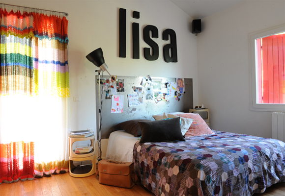 J? nesse quarto, as fotos foram coladas na cabeceira da cama Super Quarto Sala E Um Cachorrinho Letra ~ J? nesse quarto, as fotos foram coladas na cabeceira da cama Super
