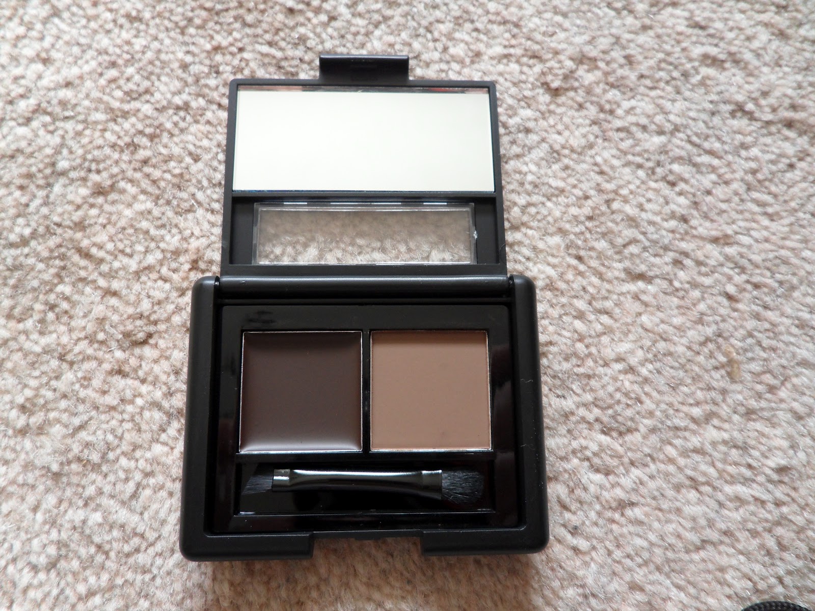 Golden Touch ELF eyebrow kit