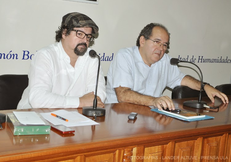 Profesor José Gregorio Vásquez, coordinador de las jornadas junto al escritor venezolano Antonio López Ortega (Fotografía: L. Altuve)