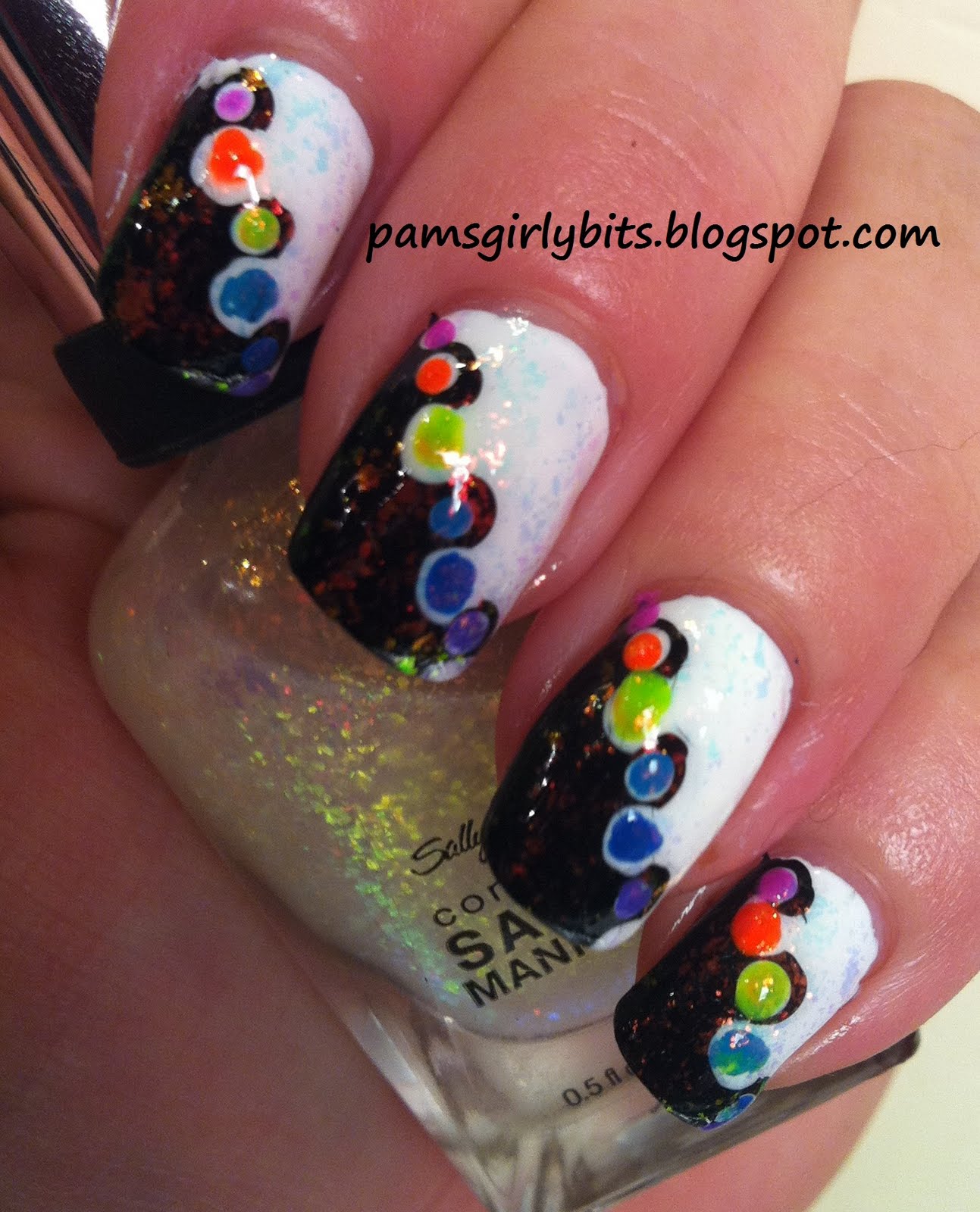 Girly Bits: Rainbow Yin and Yang Nail art