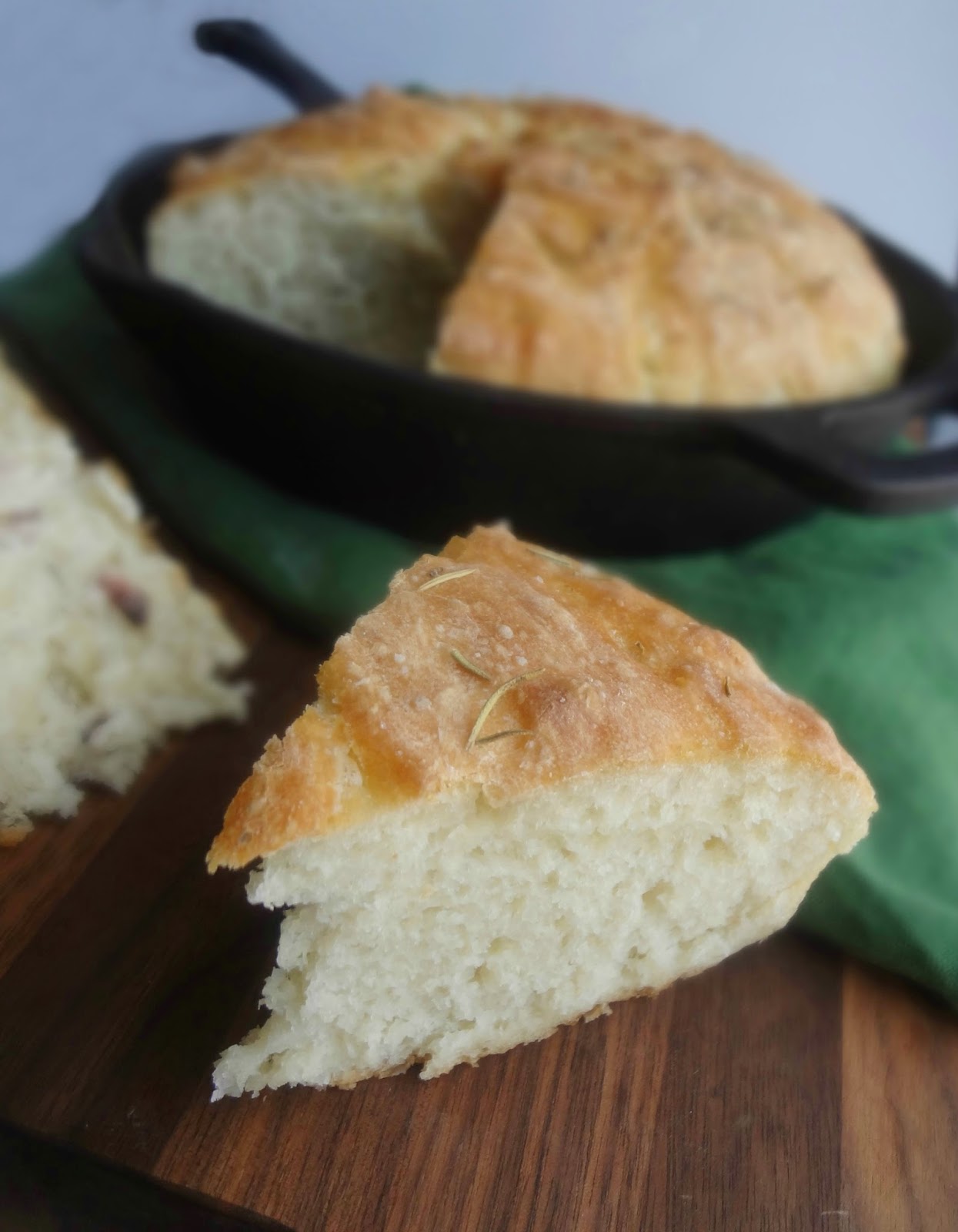 The Cooking Actress NoKnead Skillet Bread