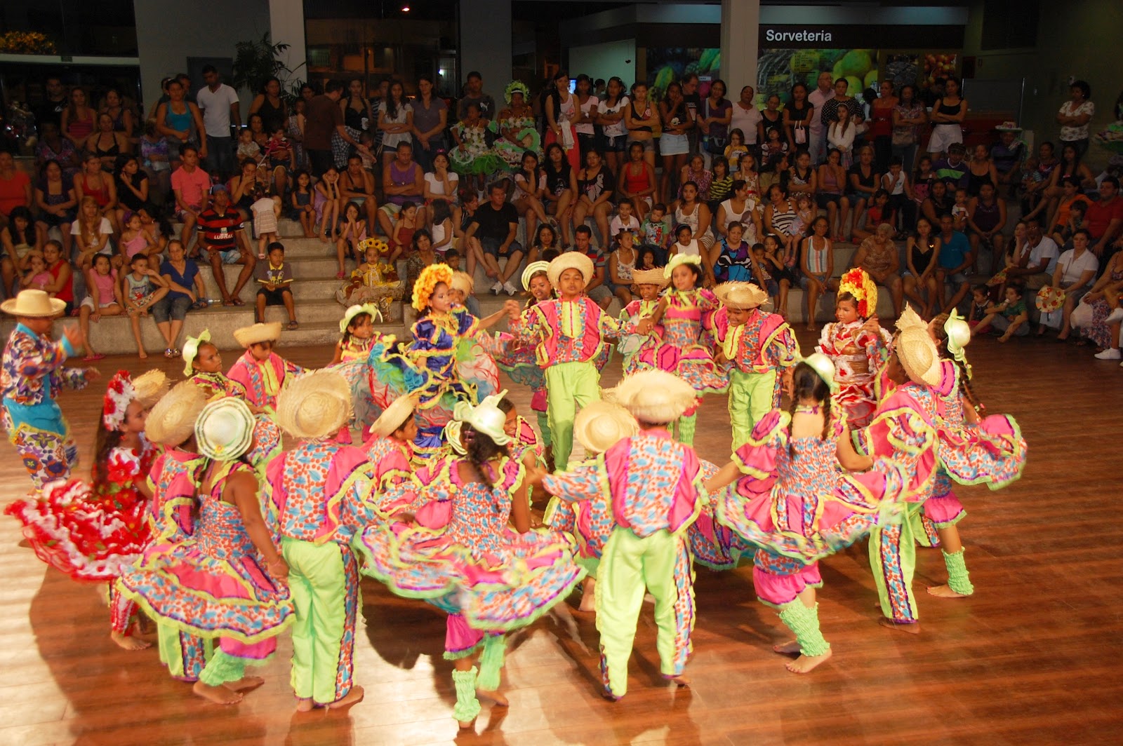Quadrilhas animam o Dia de São João no Festival Junino Espaço São José Liberto