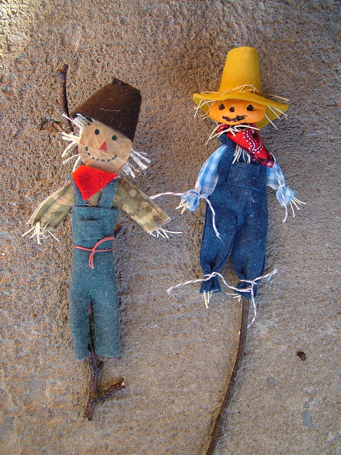 small world land Miniature fall scarecrows