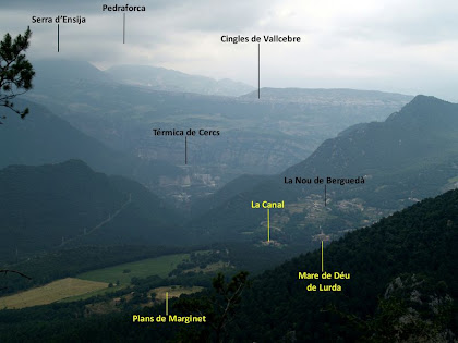 Panoràmica de la Nou de Berguedà, la Serra d'Ensija, el Pedraforca, els Cingles de Valccebre i la Térmica de Cercs des de la Baga de Casadessús Panoràmica de la Nou de Berguedà, la Serra d'Ensija, el Pedraforca, els Cingles de Valccebre i la Térmica de Cercs des de la Baga de Casadessús