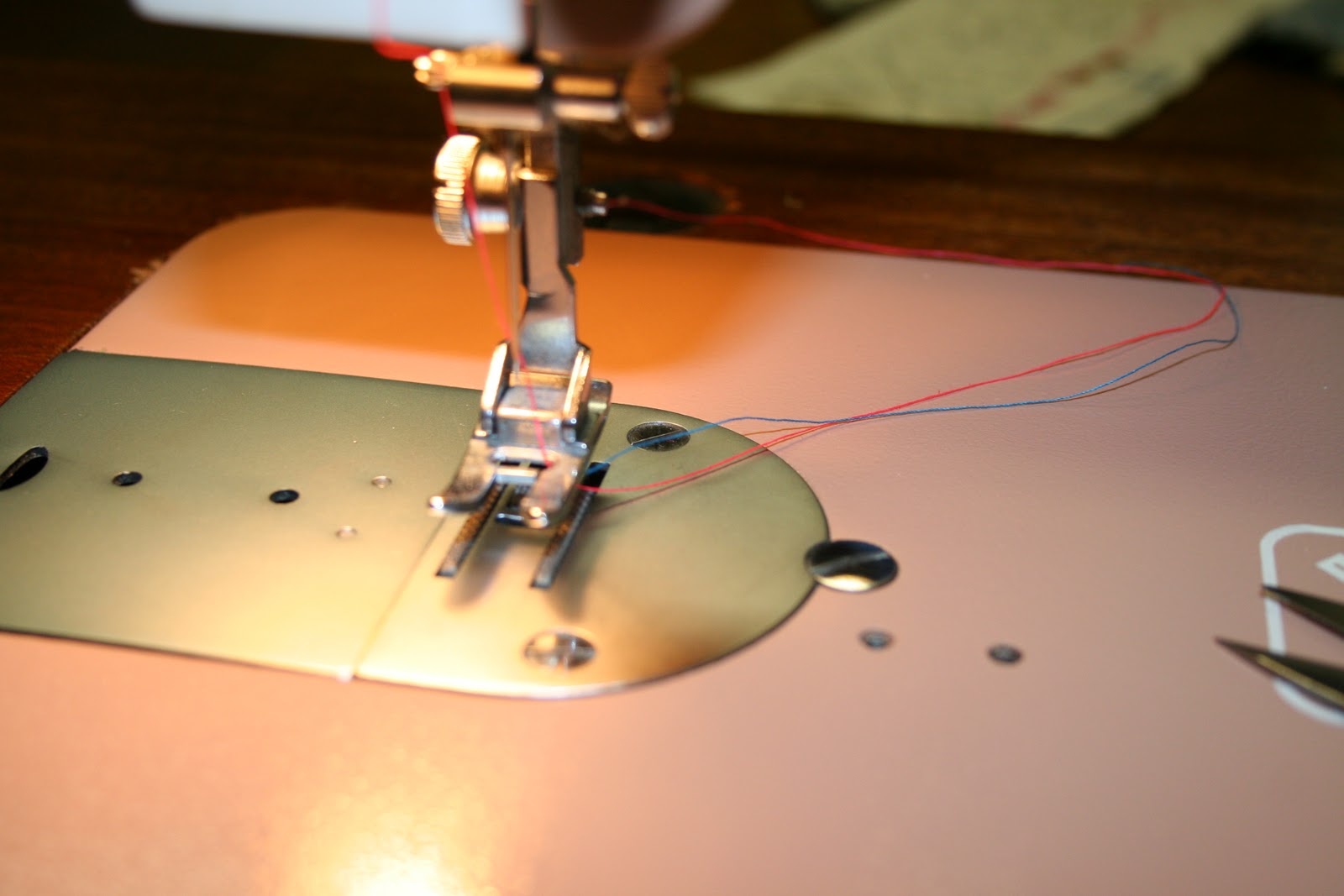 Tammy's Craft Emporium Necchi Lelia 513 how to thread the bobbin