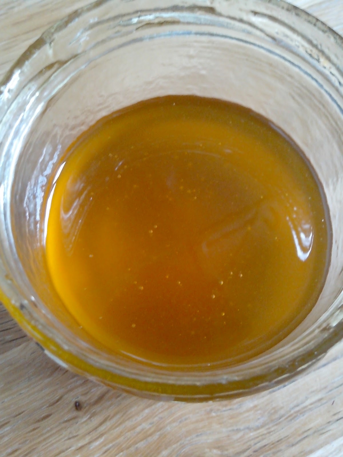 Le masque pour les cheveux avec le pain de seigle pour la densité