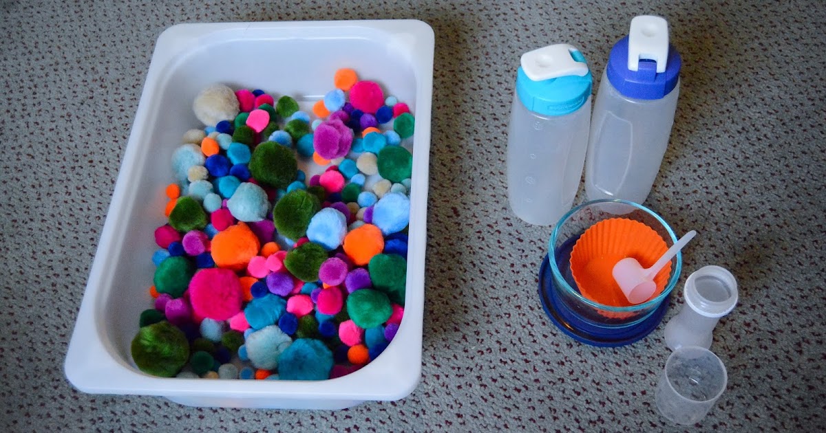 Mothers Mouthful Nonmessy sensory play {pompoms}