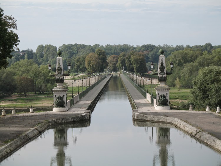 jembatan spektakuler Briare Aqueduct, Perancis Briare Aqueduct, Perancis