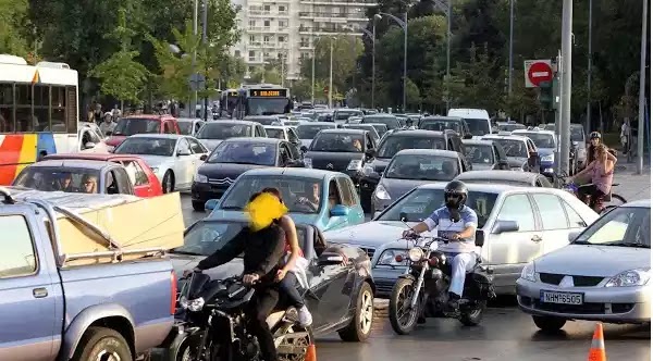 Ο μέσος όρος ηλικίας των αυτοκινήτων στην Ελλάδα και σε άλλες χώρες της Ευρωπαϊκής Ένωσης Ο μέσος όρος ηλικίας των αυτοκινήτων στην Ελλάδα και σε άλλες χώρες της Ευρωπαϊκής Ένωσης
