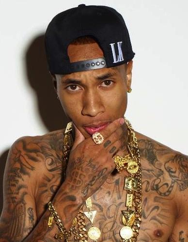 bish bigtits Hentai chick show her big tits and round ass tyga awards vibe bish bigtits Hentai chick show her big tits and round ass