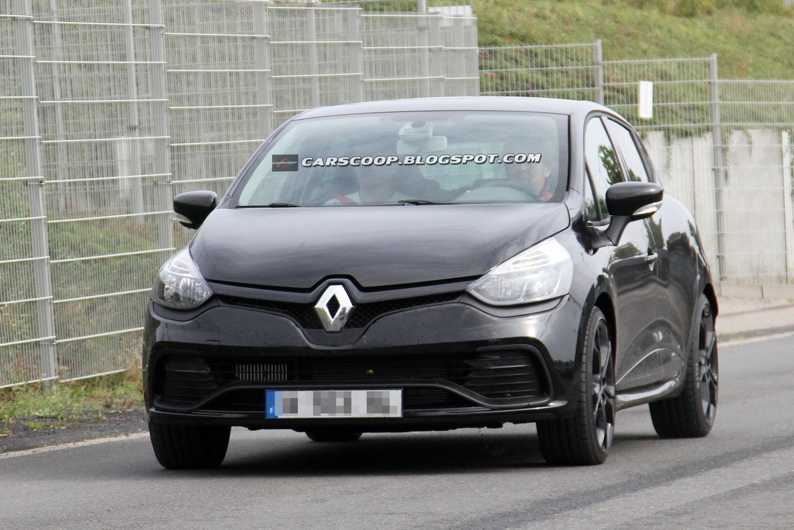http://4.bp.blogspot.com/-HluWVT1EDqo/UE8-iwBfpZI/AAAAAAAARNc/IcYPqiShxhY/s1600/2013-Renault-Clio-RS-Mk4-1%5B3%5D.jpg
