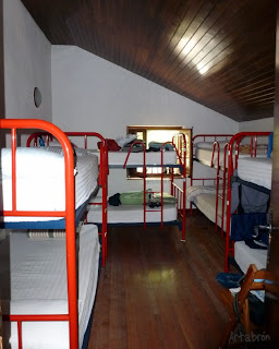 Albergue. Interior de uno de los dormitorios de la planta superior