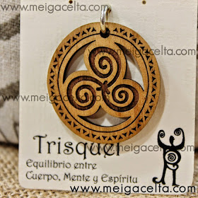 Trisquel de Madera y Plata - Amuleto y Talisman de Artesanía de Galicia Meiga Celta