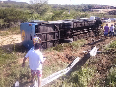 Acidente com ônibus da Jardinense deixa feridos | Blog do Seridó