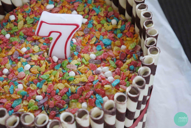 Chocolate Wafer Stick + Fruity Pebble Rainbow Cake @ mintedstrawberry.blogspot.com