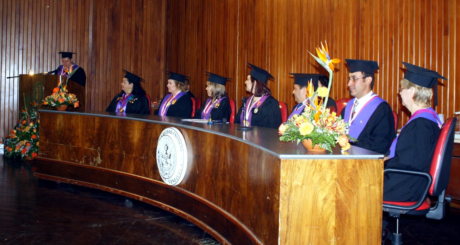 TOGA Y BIRRETE UCV ESPECIALIZACIÓN Y MAESTRÍA