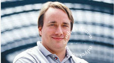 10 Hacker Paling Terkenal di Dunia Linus Torvalds Hacker Paling Terkenal di Dunia