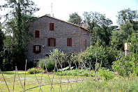Façana nord del Casó una altra de les grans masies del veïnat homònim del terme de Montclar Façana nord del Casó una altra de les grans masies del veïnat homònim del terme de Montclar