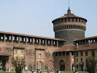 أهم ثمان معالم سياحية في ميلان ايطاليا Sforza+castle