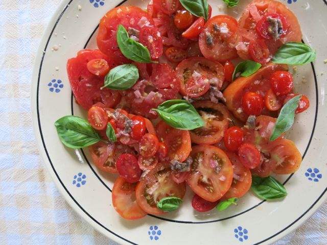Tomato Salad with Vinegar and Shallots www.ElizabethMinchilliInRome.com Tomato Salad with Vinegar and Shallots www.ElizabethMinchilliInRome.com