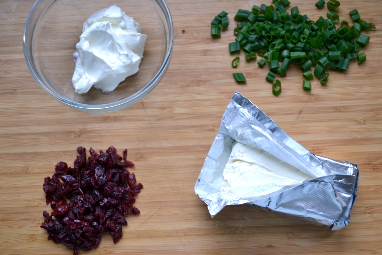 Hardly Housewives Cranberry Green Onion Dip