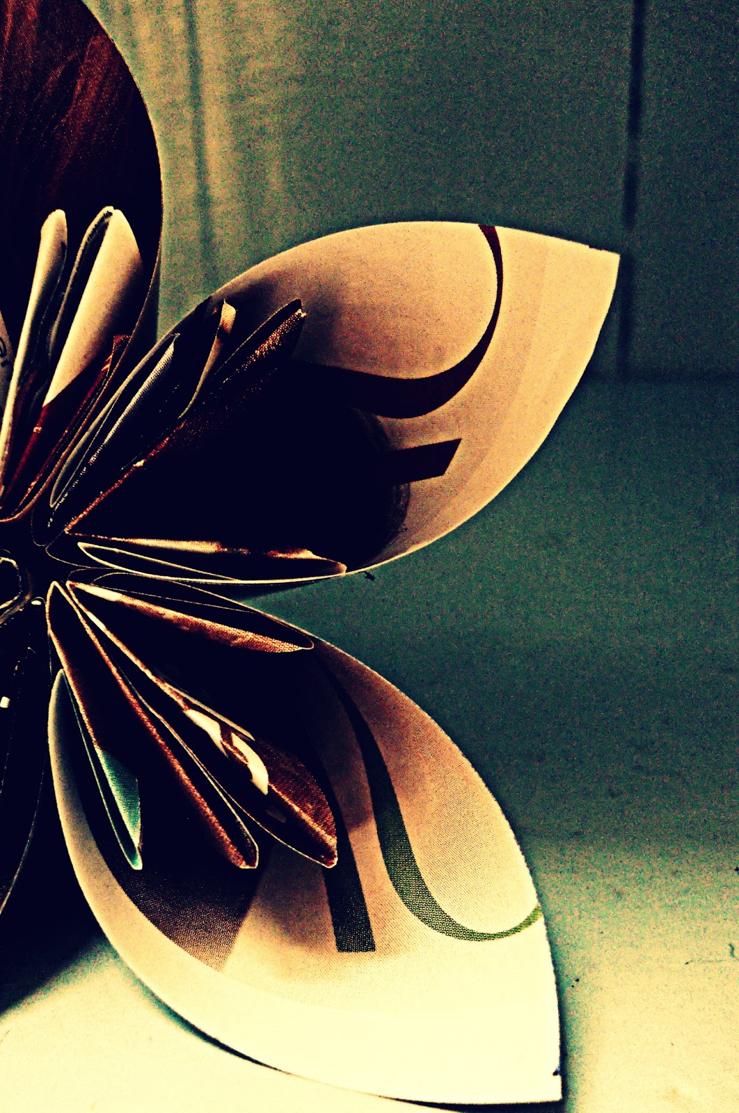 Love's United Kingdom Origami Flowers...Made with Magazines