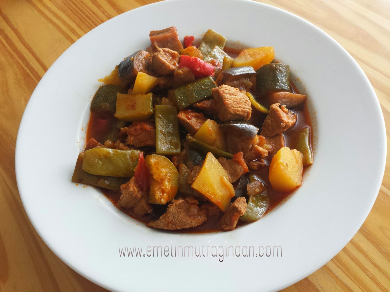 ETLİ TÜRLÜ Emelin Mutfağından