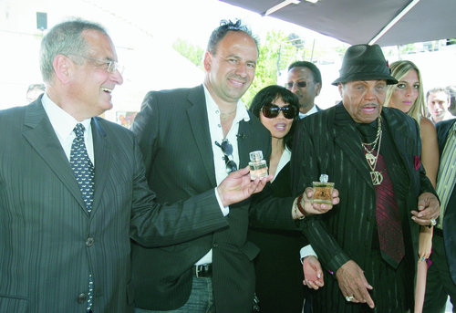 Image_RCA18Q105_ABJ_JACKSON.jpg (500×343)