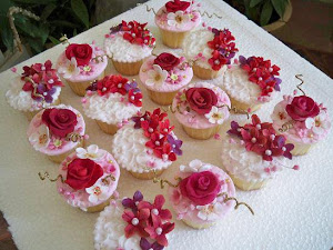 engaged cupcake
