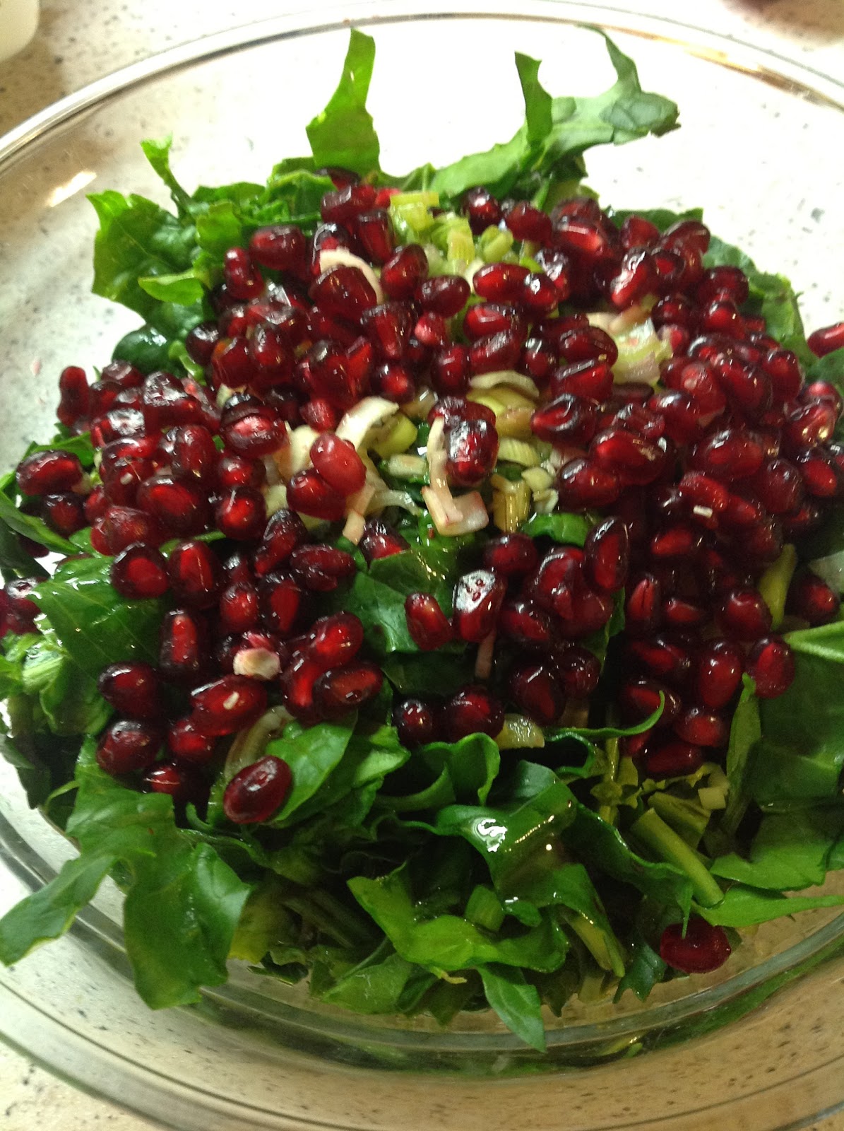 Narlı Ispanak Salatası Tarifi – Salata Tarifleri Narlı Ispanak Salatası Tarifi – Salata Tarifleri