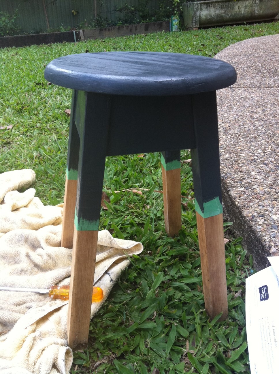 Fun and VJs Chalk paint makeover of a milking stool