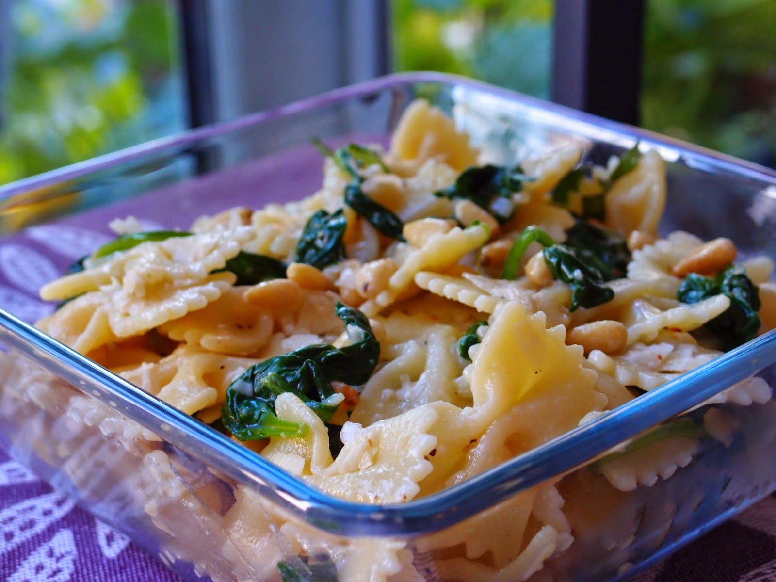 The VegHog Spinach, garlic and pine nut pasta salad