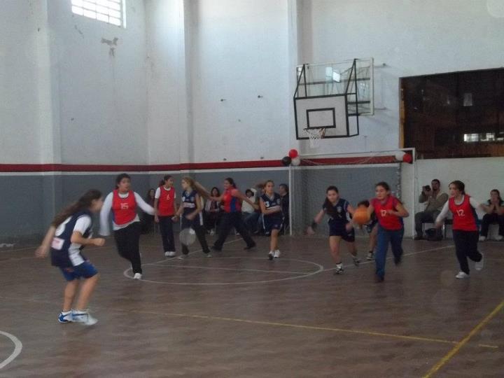 Burzaco F.C on X: Esta mañana Independiente de Burzaco y Burzaco Fútbol  Club organizaron una jornada de amistosos para las categorías Pre-Mini,  Mini y Pre- Infantiles con el objetivo de sumar minutos