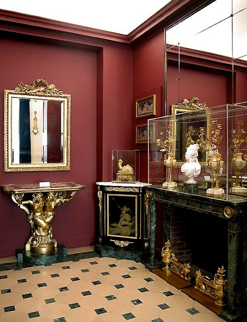 above paint color unknown, via the Louvre; Marie Antoinette's Rooms above paint color unknown, via the Louvre; Marie Antoinette's Rooms