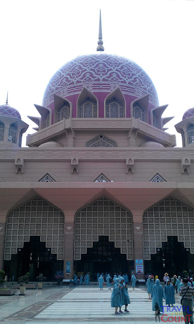 Masjid Putra (Putra Mosque) Masjid Putra (Putra Mosque)