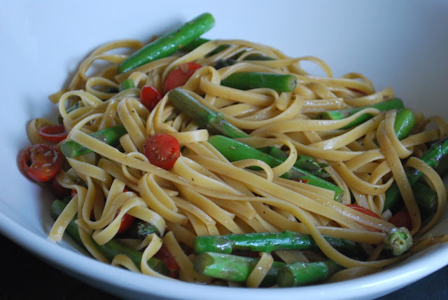 asparagus pasta with garlic balsamic vinaigrette