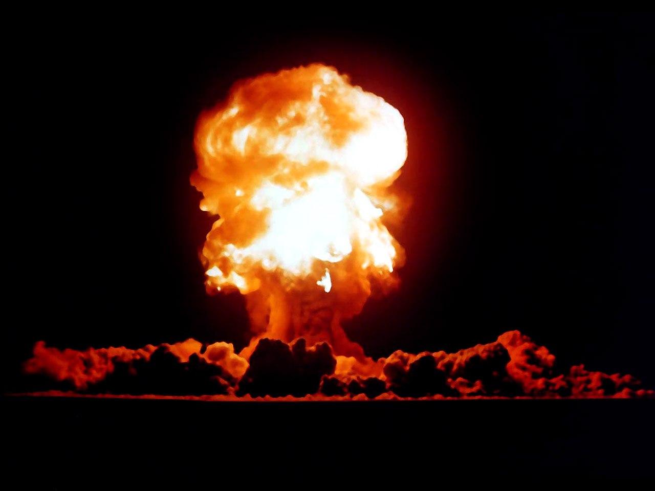 http://4.bp.blogspot.com/-I-Ib71GKrHc/TnpQ60V88wI/AAAAAAAAALY/in6JVKOjAXQ/s1600/atomic_explosion.jpg