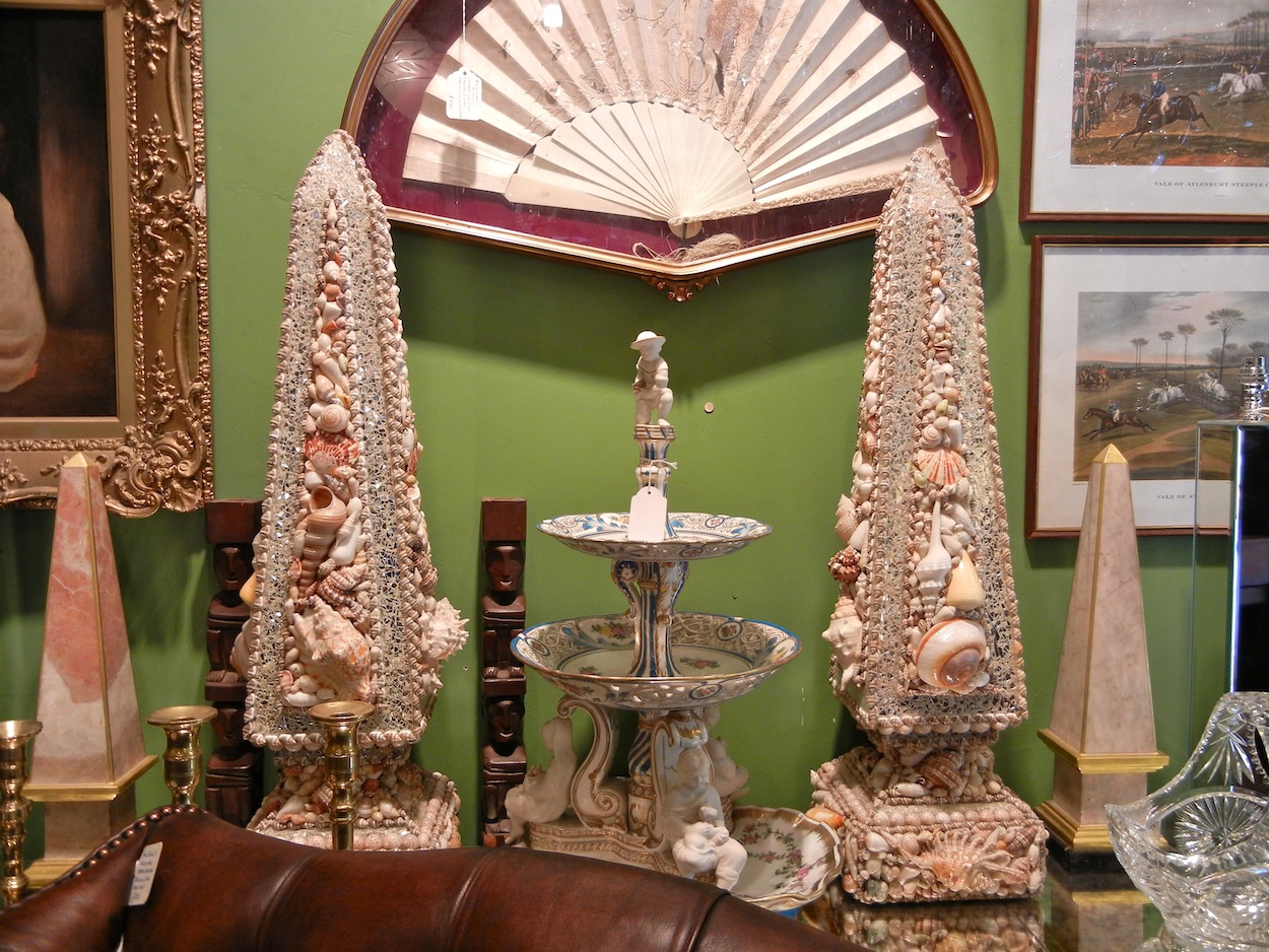 Obelisk Decorating London loves obelisks!