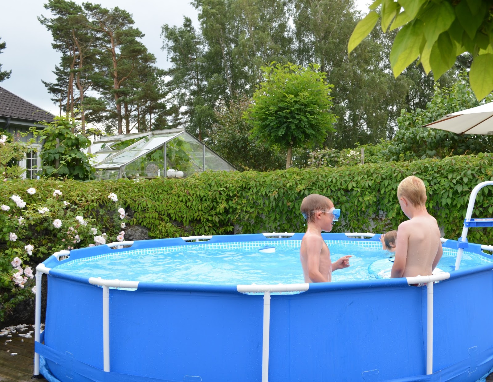 Kungsbacka trädgårdsdesign: lek i trädgården